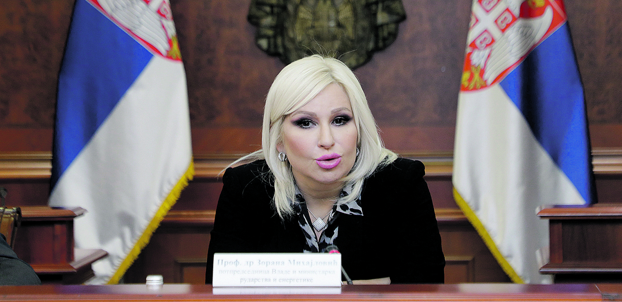 ZORANA MIHAJLOVIĆ SE PRIDRUŽILA PRITISCIMA ZAPADA NA VUČIĆA Sramno ponašanje ministarke, ovo je skandal (FOTO)