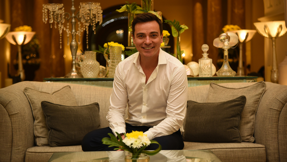 "ZBOG DUGA SAM HTEO DA SE OBESIM" Potresna ispovest našeg glumca, švercovao majice i radio na građevini kako bi se izvukao iz svega!