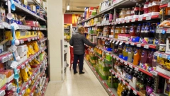 AMERIKANCI SE HVATAJU ZA SLAMKU Najavljeno najveće povećanje kamatnih stopa u poslednjih 30 godina!