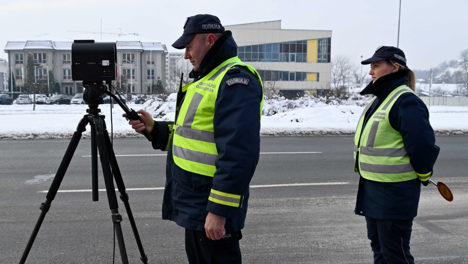 NASILNIČKA VOŽNJA Muškarac divljao Novim Beogradom brzinom od 214 kilometara na čas, odbio alkotestiranje