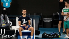 DEŽURNI KRITIČAR PONOVO U SVOM STILU! Za njega Novakova deportacija nije bitna, želi da se priča samo o Nadalovoj tituli!