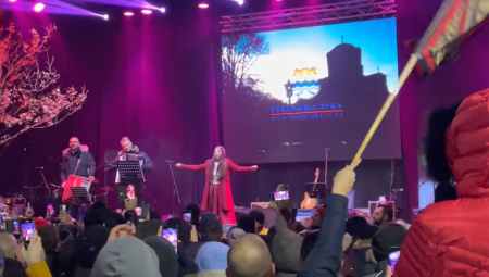 SRBADIJA KLIČE CELA - NE DAMO TE KOSOVO! Pavlina iz Orahovca rasplakala Banja Luku i zagrejala srce Republike Srpske (VIDEO)