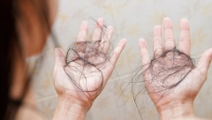 OVO NIJE DOBRO Evo šta znači kada SANJATE da vam OPADA KOSA!