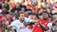 KORONA NASTAVLJA DA PRAVI HAOS! Odložen londonski derbi!