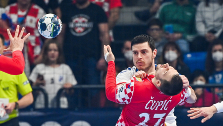 SKANDALOZNO! Hrvatski navijači pevaju "Ubij Srbina"!