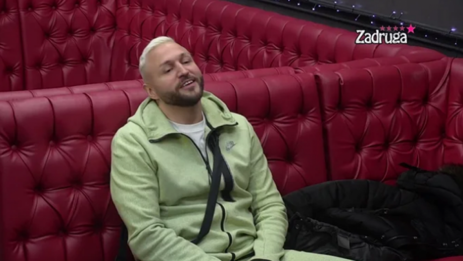 TARA NA APARATIMA! Nenad načinio prvi korak u muvanju zadrugarke, nije znao kako da joj priđe, a onda je izgovorio ovu rečenicu!