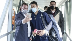 NOVAK NAPUSTIO AERODROM! Đoković nije izašao pred navijače, otišao pravo kući! (FOTO)