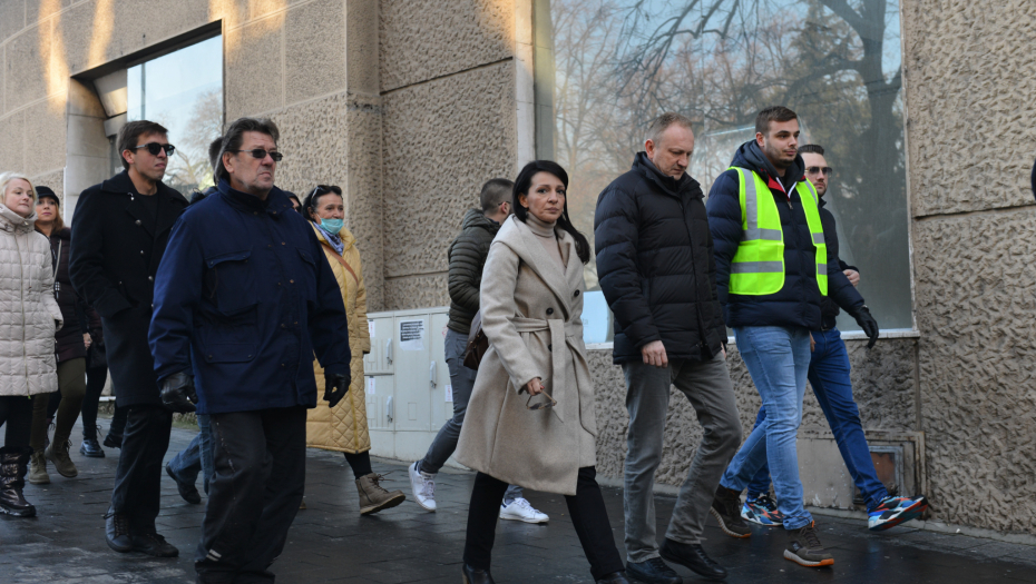 VELIKA KOALICIJA PROTIV PREDSEDNIKA SRBIJE Đilas, Jeremić, Marinika, Haradinaj i Hrvati besni što ih Vučić ne primećuje, bljuju iz svih oružja