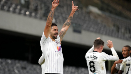 MITROVIĆ ŠOKIRAO LIVERPUL Srbin postigao gol, Klopova ekipa ne zna šta je snašlo (VIDEO)
