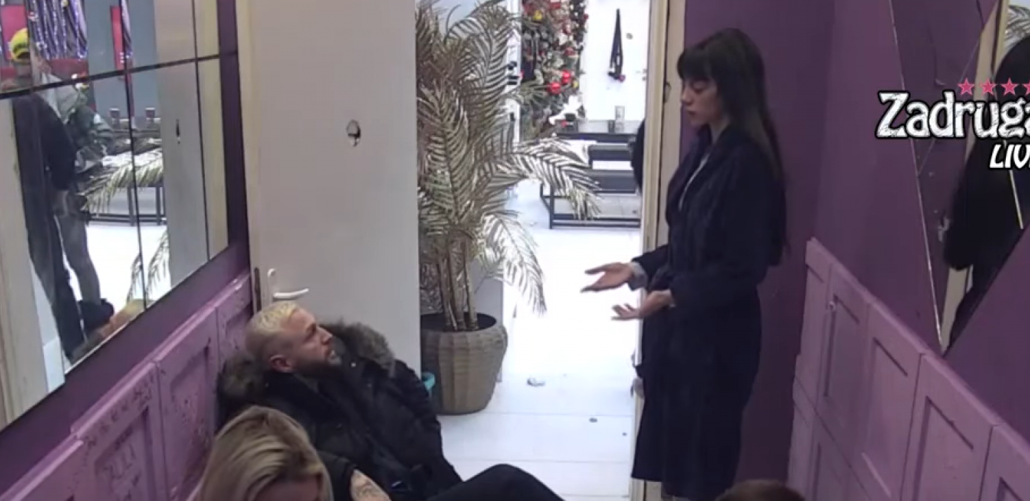 PALE TEŠKE REČI! Tara poludela pa poručila Nenadu da su Vuk i Čorba bolji od njega u krevetu, reper propao u zemlju od blama!