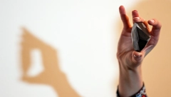 SVE ZAHVALJUJUĆI JEDNOJ KAMPANJI Kako su dijamanti postali večni i ženini najbolji prijatelji