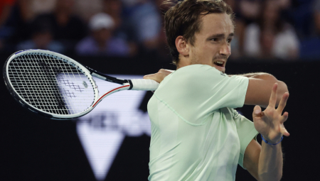 RUS GAZI KA TITULI I PRVOM MESTU! Medvedev nastavio moćnu seriju, bez iznenađenja na Australijan openu!