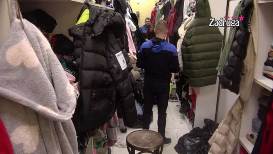 STRASTI SE NE SMIRUJU! Gruja brutalan prema ljubavnici, besni na nju pred svima zbog ovoga!