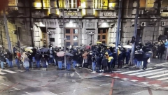 SAVO CIA MANOJLOVIĆ SE IZBLAMIRAO ISPRED VLADE SRBIJE Završili ispred predsedništva, njih 350 gde ne znaju ni zašto su bili!