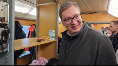 NAJBRŽE VOZOM IKADA KROZ SRBIJU Predsednik Vučić obavio test vožnju: Mnogo sam srećan, oborili smo rekord (VIDEO)