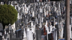 "RUŠI PLOČU, VADI KOVČEG I RADI ŠTA HOĆEŠ" Srbi prodaju grobna mesta od 1.000 evra pa naviše, zakon zaobilaze na različite načine, a od svega napravili unosan biznis