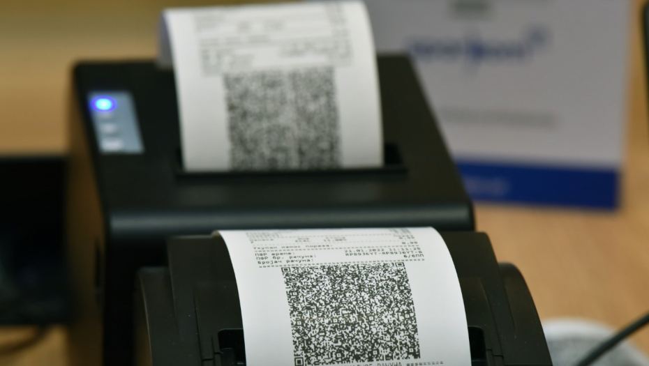 INT RASTER NAPLATIO, ALI NEMA FISKALNE KASE KOJE JE OBEĆAO Distributeri i trgovci nasamareni