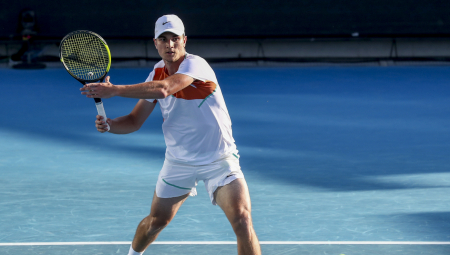 DEDA GENERAL, IDOL FEDERER, SAVETI ĐOKOVIĆA I "LUDI" ARGENTINAC! Ko je Miomir Kecmanović, srpski teniser koji želi da osveti Novaka u Australiji? (FOTO)