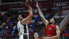 "ARMEJCI" NEMOĆNI Armani ubedljiv u Moskvi!