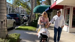 PIKSI POKAZAO UNUKU! Selektor Srbije uživa na Floridi, prošetao sa suprugom i mezimicom! (FOTO)