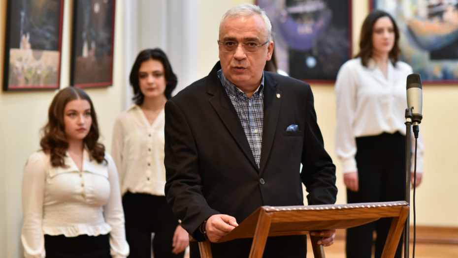 Gradonačelnik Bakić: Samo ujedinjeni, s verom u Boga, svoju zemlju i sebe možemo da nastavimo uspehe (FOTO)
