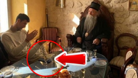 ŠTA TO PIJE NOVAK? Joanikije ugostio Đokovića, a svi su gledali u piće srpskog tenisera! (FOTO)