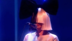 HTELA SAM DA SE UBIJEM! Kantautorka otvorila dušu i priznala da je bila na korak do smrti, evo koji je razlog!