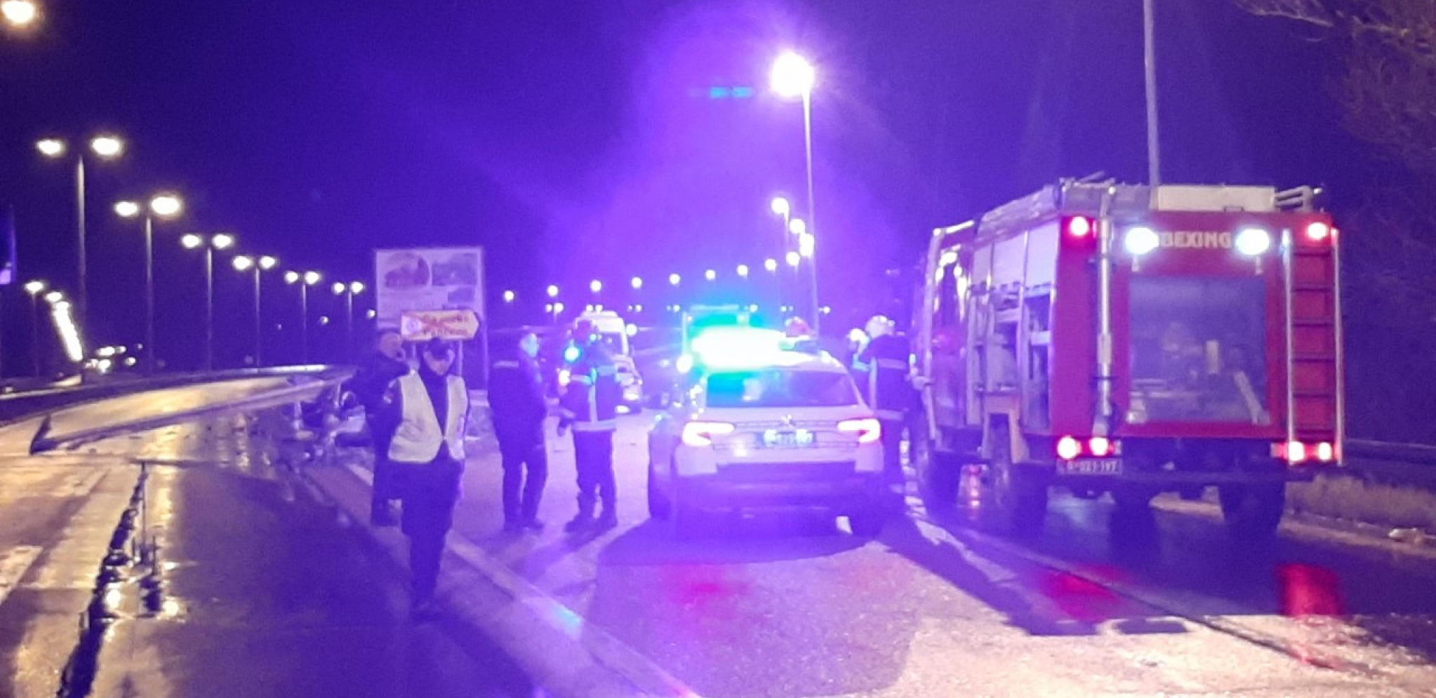 STRAVIČNE SLIKE NESREĆE KOD GRDELICE BMW u kojem je stradala devojka havarisan, teško povređena trojica njenih drugova (FOTO)