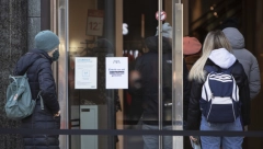 NEVAKCINISANI SMEJU DA POSEĆUJU PRIJATELJE Austrija ublažava kovid mere: Na ulicu bez straha