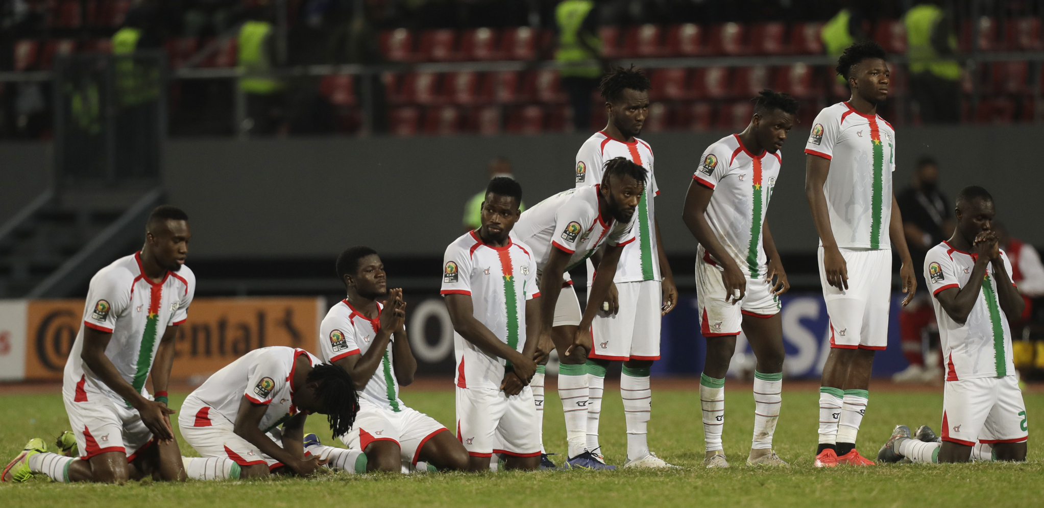 KANGA SE VRAĆA U ZVEZDU U Burkini Faso traje slavlje iako su postigli autogol u nadoknadi (VIDEO)