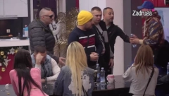LOM U BELOJ KUĆI! Zadrugar javno obelodanio šta je radio sa cimerkom kad kamere nisu snimale, ona doživela kolaps!