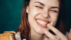 DA ČOVEK NE POVERUJE Evo šta će samo jedan hamburger nedeljno učiniti vašem mozgu!