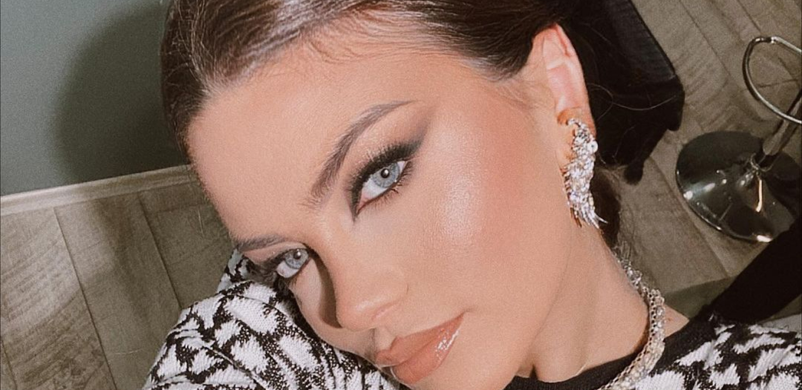 POBEGLA IZ SRBIJE, PA SE SKINULA! Milica Pavlović grmi u kupaćem kostimu na ovoj egzotičnoj lokaciji! (FOTO)