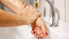 Pranje ruku je jedan od najvažnijih načina za sprečavanje širenja infekcije: Otkrijte da li je bolje da koristite tečni ili čvrsti sapun