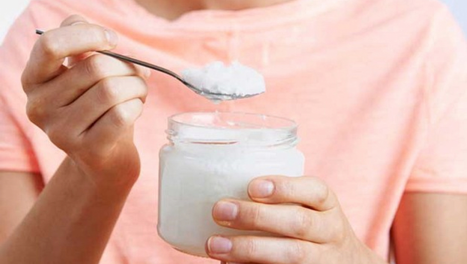 SVAKI DAN DRŽITE 5 MINUTA U USTIMA KOKOSOVO ULJE Zvuči gadno? Ali kad vidite šta je razlog, oduševićete se