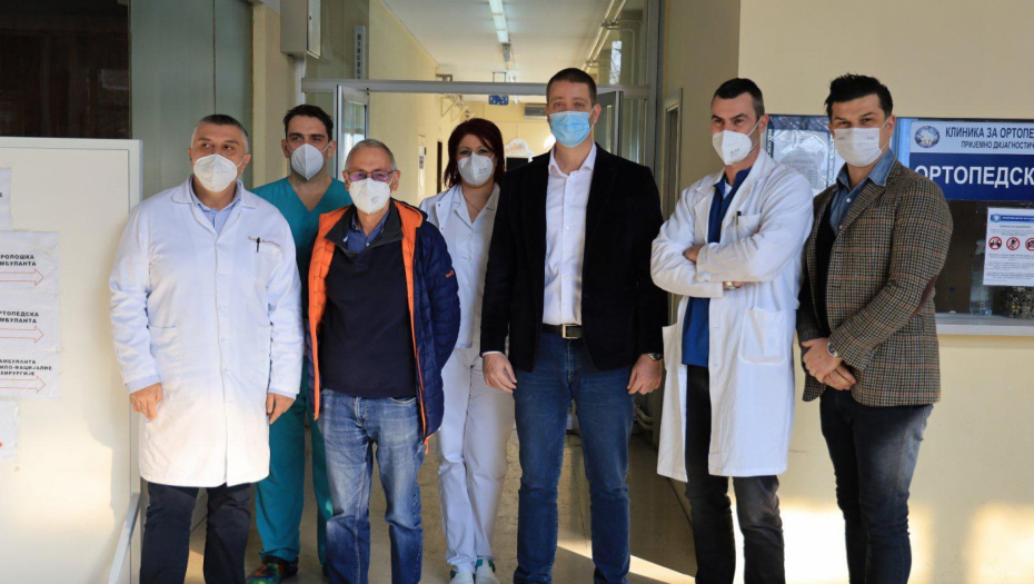 STRUČNJAK SVETSKOG GLASA OPERIŠE U KRAGUJEVCU Gradonačelnik Dašić se susreo sa čuvenim španskim spinalnim hirurgom prof. Venturom