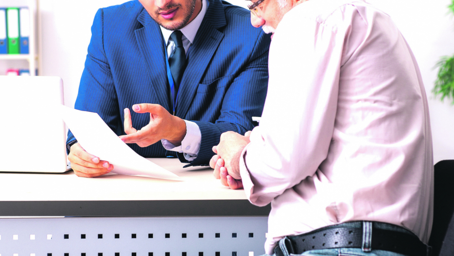 PAZITE KAKO „PEGLATE“ KARTICU Banke vas mogu da vam odbiju kredit! Klijenti ogorčeni: Šta ih briga kako trošim, ako ga redovno vraćam? (VIDEO)