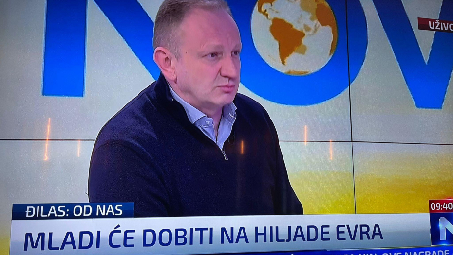 ĐILASE, SRAMOTO! Tajkun sebi napunio džepove milionima, pa sada kupuje glasove praznim obećanjma!