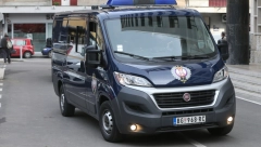 BEOGRADSKOJ POLICIJI PRIJAVLJENO NASILJE U PORODICI Došli da privedu nasilnika, pa dobili batine! Cela porodica završila iza rešetaka