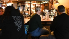 AMERIKA ZAUSTAVILA PRODAJU VODKE Povlače sa polica sva ruska pića u znak solidarnosti sa ukrajinskim narodom