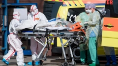 MOMAK (26) PREMINUO DVA DANA NAKON ŠTO SE ZARAZIO OPASNIM VIRUSOM "Niko nije bezbedan, neće proći dugo, a bolest će se priširiti i stići u svaki kutak sveta"