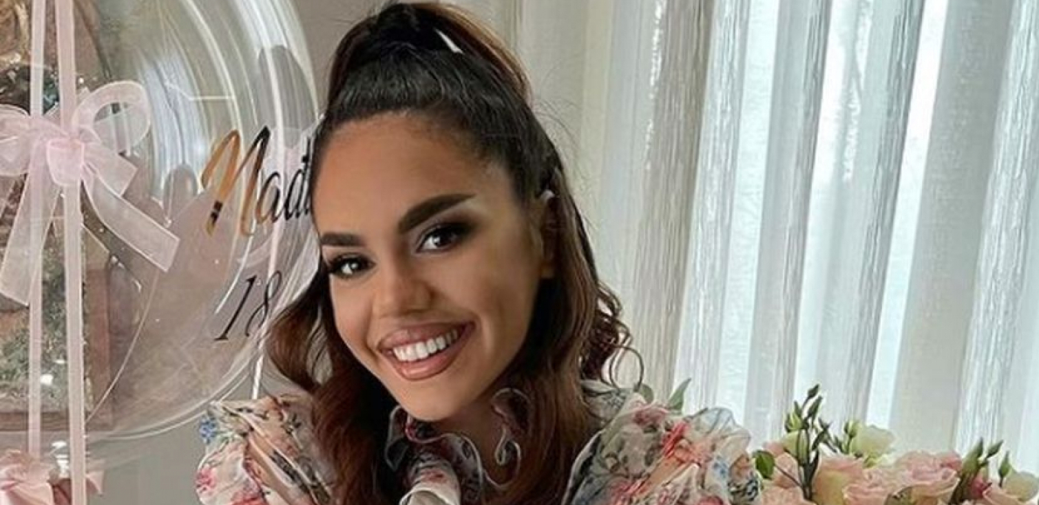 PONOSNA POZIRALA U KUPAĆEM Maša Terzić uživala na jahti, pokazala trudnički stomak (FOTO)