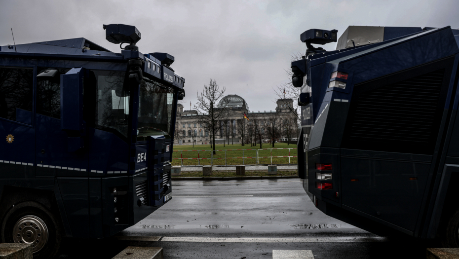 PORUKA IZ BERLINA Ne objavljujemo sve o oružju koje šaljemo Ukrajini