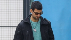 OSVANULA FOTOGRAFIJA NOVAKA ĐOKOVIĆA SA AERODROMA! Fudbaleri nisu mogli da veruju, odmah spremili poklon i zamolili da im ispuni želju!