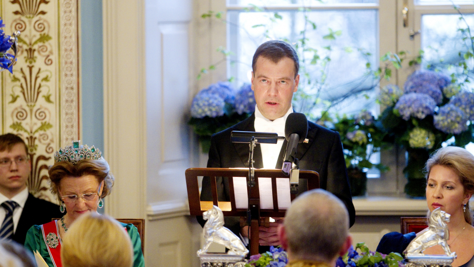 CENA GASA 2.000 DOLARA Medvedev: Dobro došli u novi svet gde će Evropljani skupo plaćati...