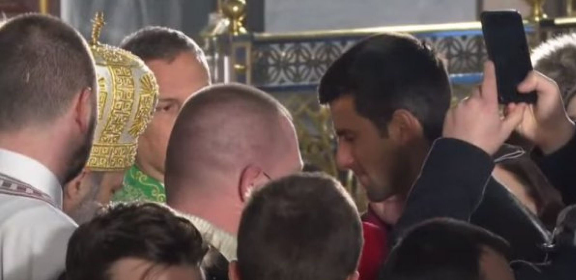 SLIKA KOJA JE ODUŠEVILA SRBIJU Za istim stolom dve osobe kojima se narod divi (FOTO)
