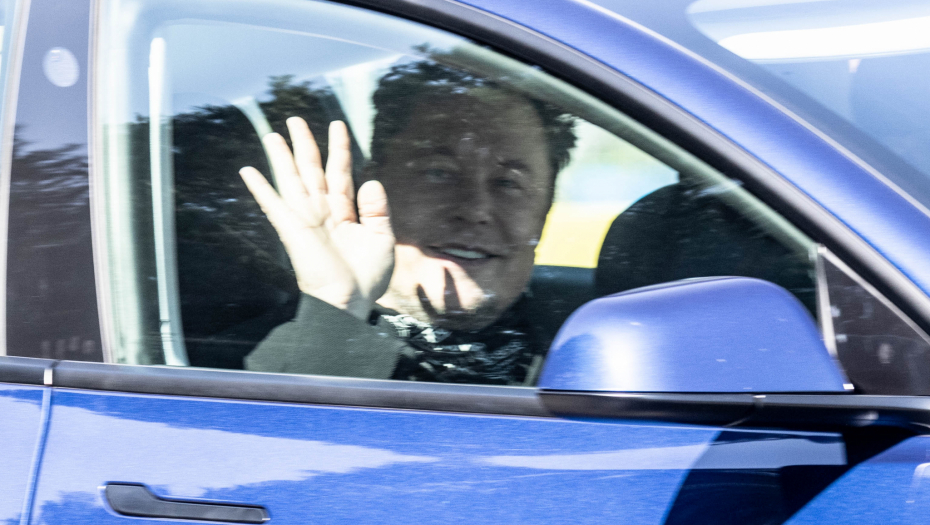 MASK NAJAVIO Način vožnje se menja: Nemojte se začuditi ako vidite prazan auto kako vozi ulicom!