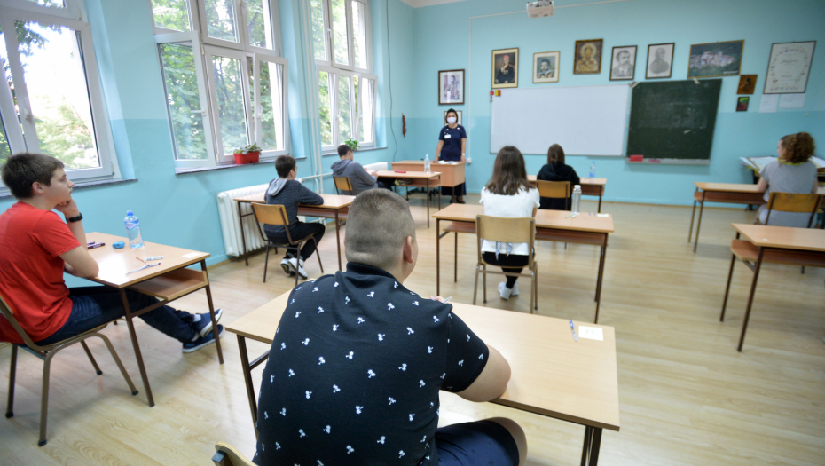 DANAS POČINJE POLAGANJE MALE MATURE U Beogradu najtraženije gimnazije