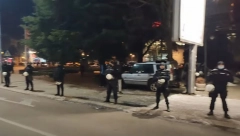 SPREČEN HAOS U NIKŠIĆU Komite pokušale da prekinu govor Matije Bećkovića