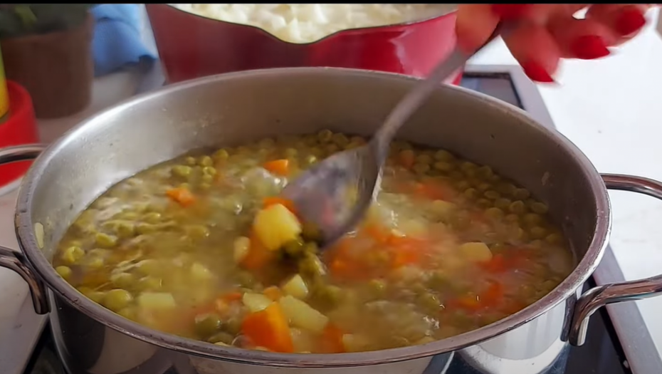 NAPRAVITE ZA RUČAK  Čorbasti grašak, organizam će vam biti zahvalan (VIDEO)